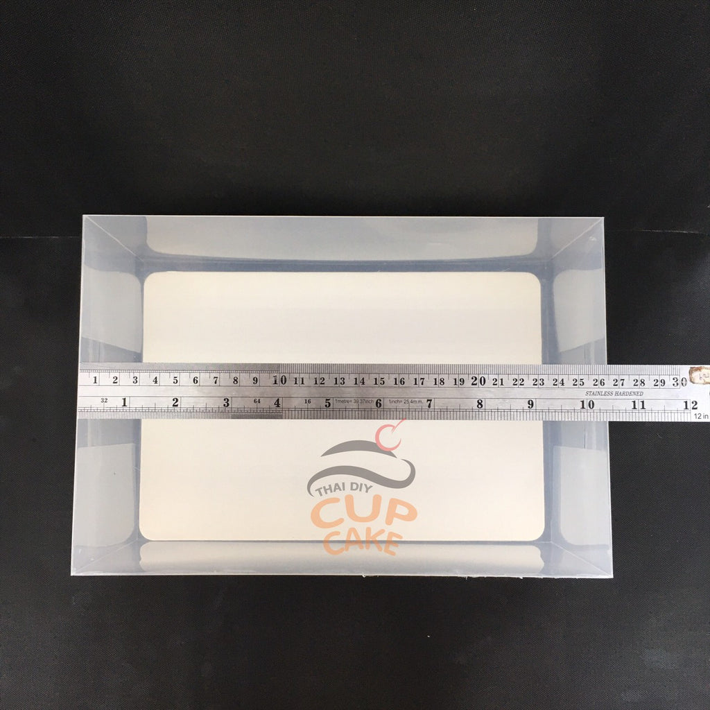 กล่องโชว์เค้ก สี่เหลี่ยมผืนผ้า ฐานขาว ฝา PVC ขนาด 18*26.5*12 ซม.