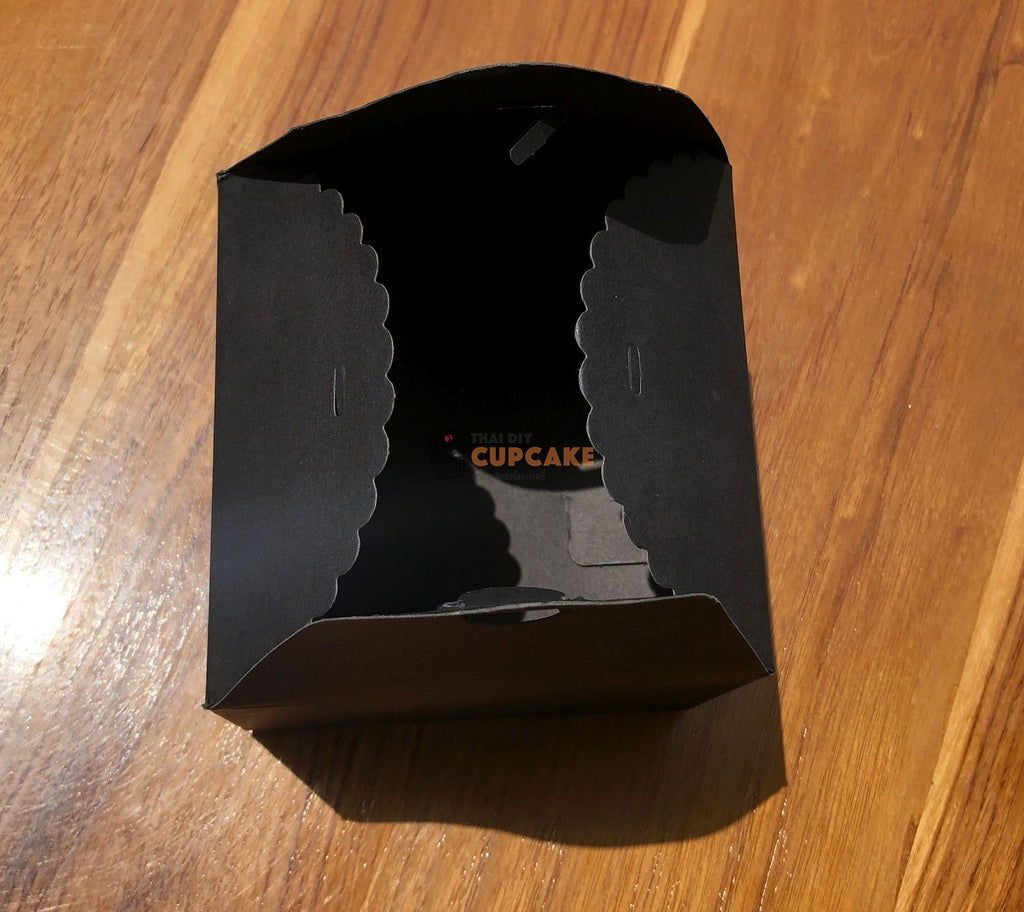 กล่องเค้กขนาดกลาง กระดาษแข็ง สีดำ ฝาประกบเปิด 12x12x9 ซม. 10 กล่อง กล่องเค้กขนาดกลาง กระดาษแข็ง สีดำ ฝาประกบเปิด 12x12x9 ซม. 10 กล่อง - อุปกรณ์เบเกอรี่