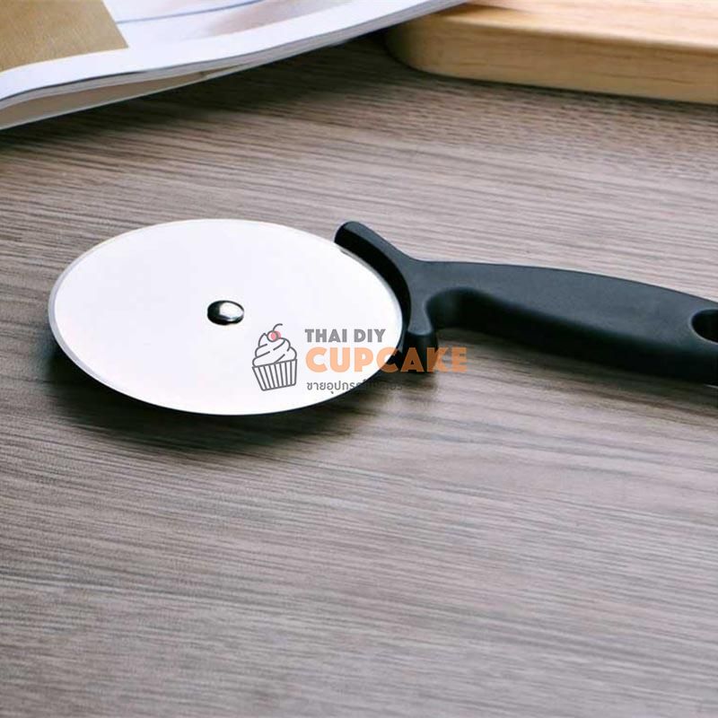 ที่ตัดพิซซ่า มีดตัดพิซซ่า แป้ง พาย ด้ามพลาสติก ลูกกลิ้งเดี่ยว 1 ชิ้น Pizza Cutter ที่ตัดพิซซ่า มีดตัดพิซซ่า แป้ง พาย ด้ามพลาสติก ลูกกลิ้งเดี่ยว 1 ชิ้น Pizza Cutter - อุปกรณ์เบเกอรี่