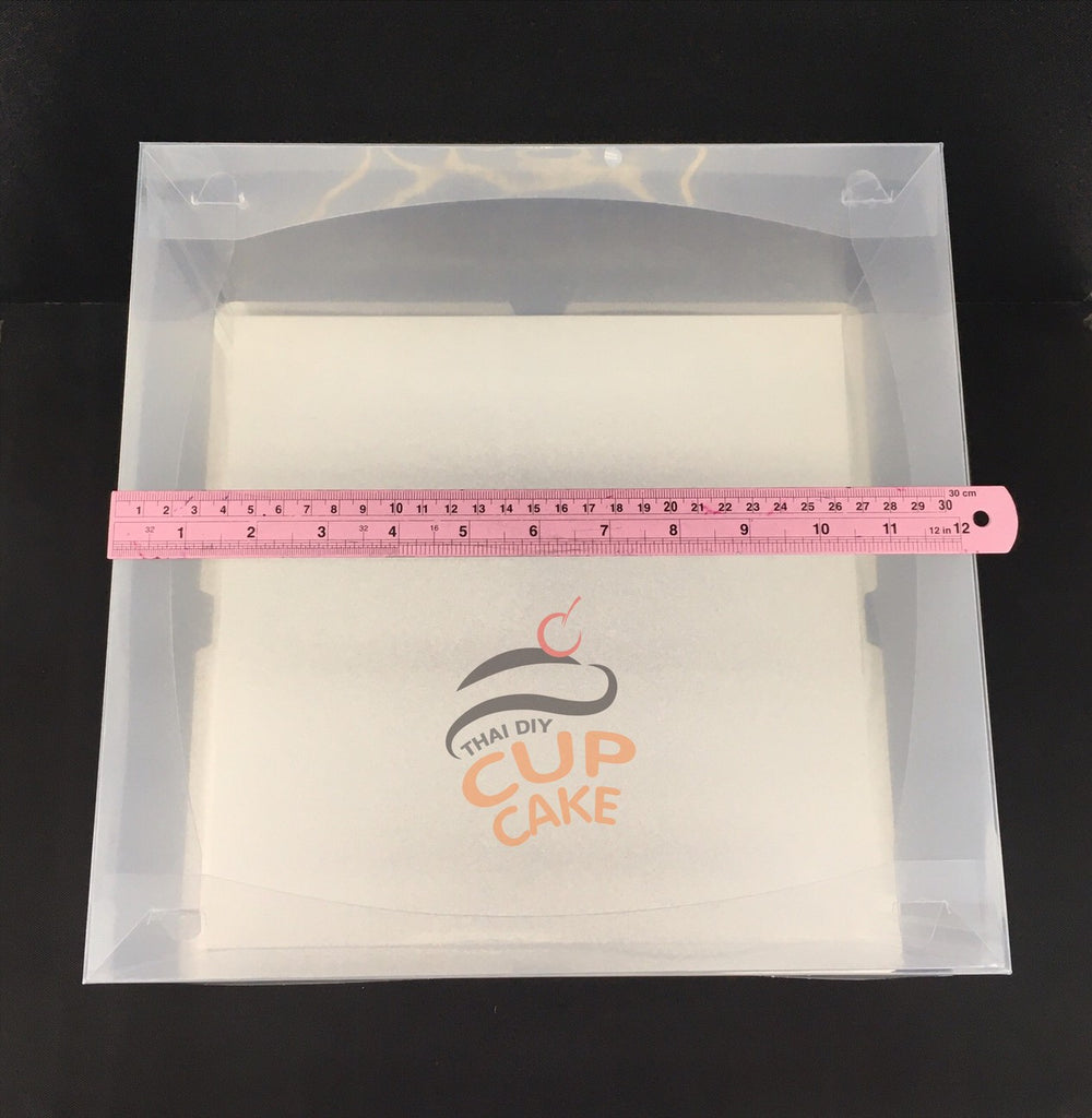 กล่องโชว์เค้ก สำหรับเค้ก 3 ปอนด์ 12 นิ้ว แบบใส ฐานขาว PVC 1 กล่อง ฐาน 31x31 ซม. สูง 17 ซม